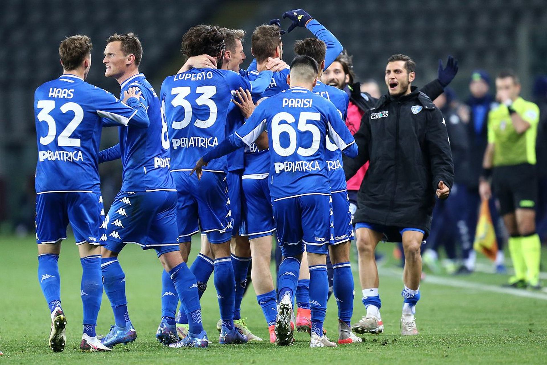 赛场上立于 赛场上立于