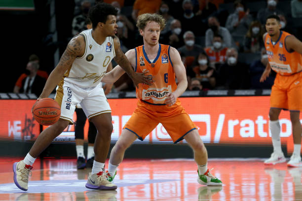 巴恩斯利官 巴恩斯利官